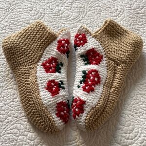 Handmade Floral Knit Slipper Socks - White & Tan
